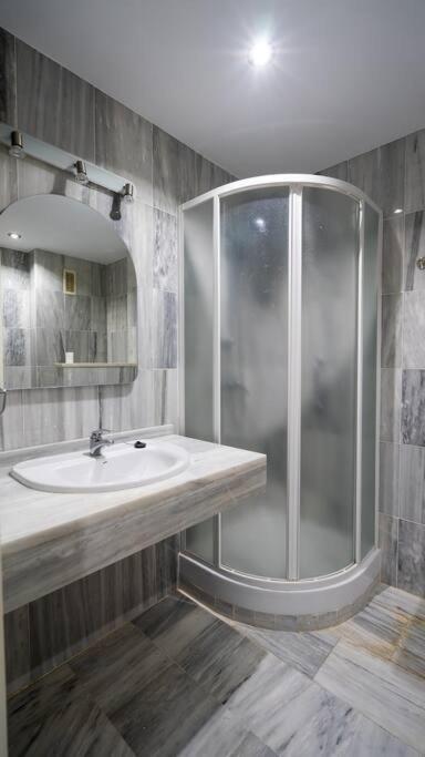 Apartament Seaview And Big Terrace Cabopino Marbella Zewnętrze zdjęcie